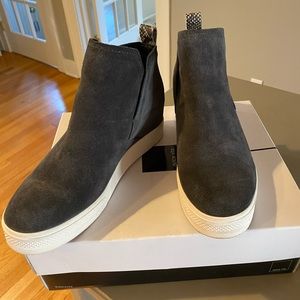 Like new! Worn once perfect condition suede sneakers.